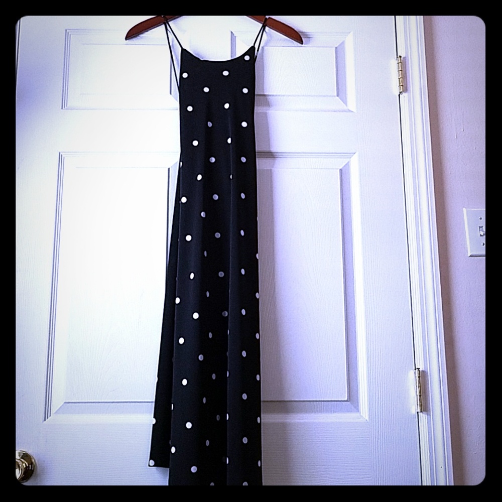 Flow forming black and white dress